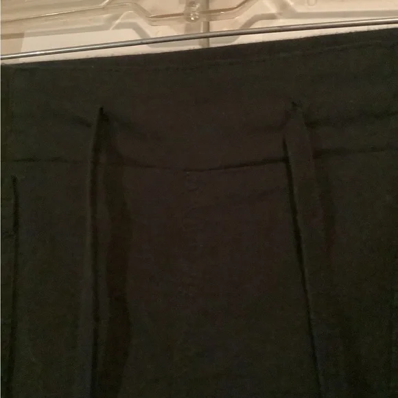 one 5 one Black Capris - Picture 4 of 8
